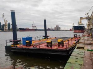 flattop barge