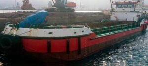 29 m split hopper barge