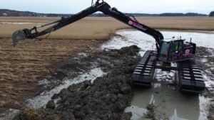 tracked pontoon for excavator
